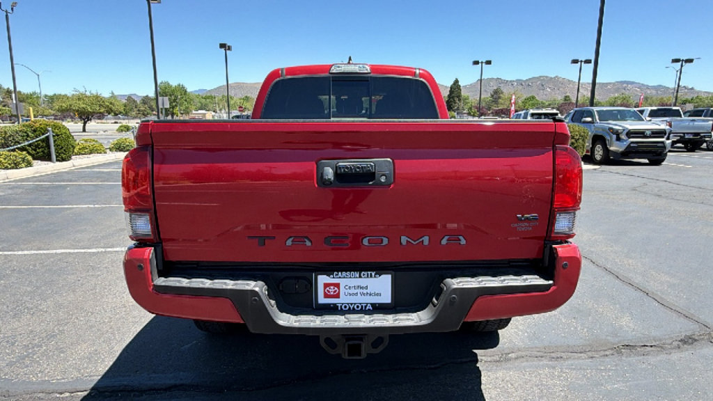 Certified 2018 Toyota Tacoma TRD Off-Road w/ Technology Package AWD/4WD image 4