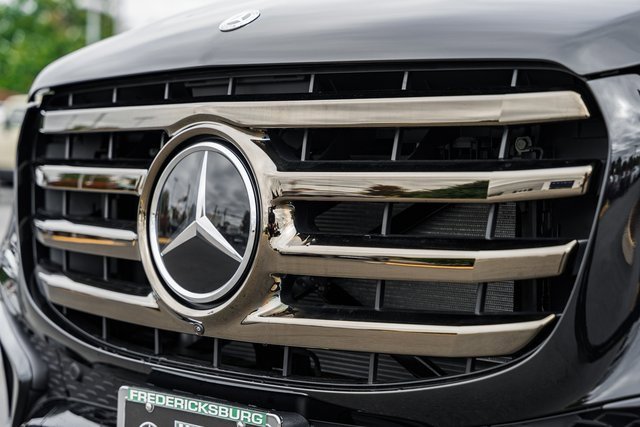 New 2026 Mercedes-Benz GLS 580 4MATIC image 14