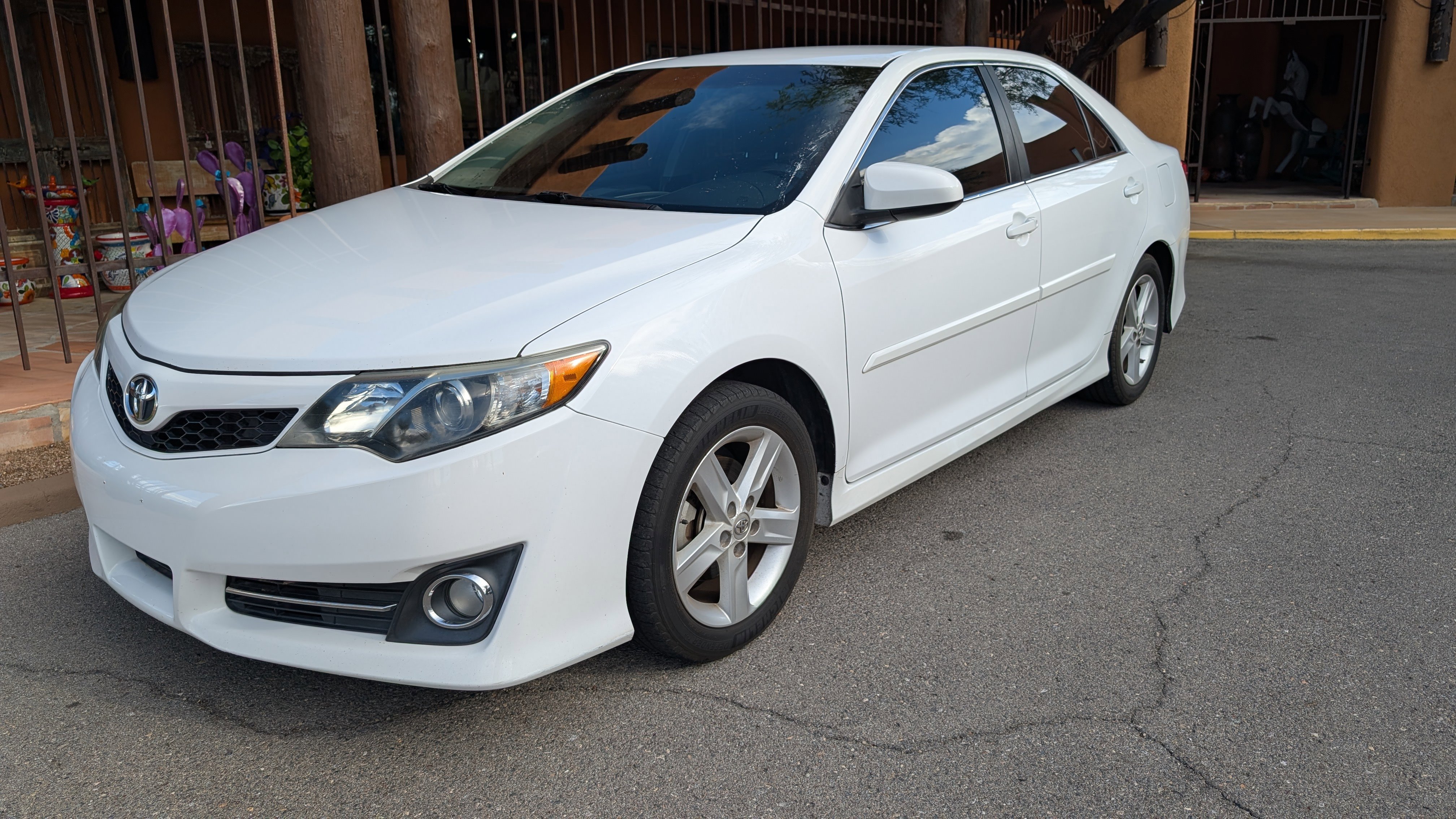 Used 2012 Toyota Camry SE image 2