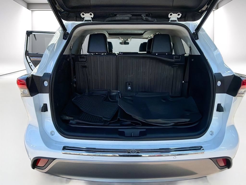 Used 2023 Toyota Highlander Platinum AWD/4WD image 30