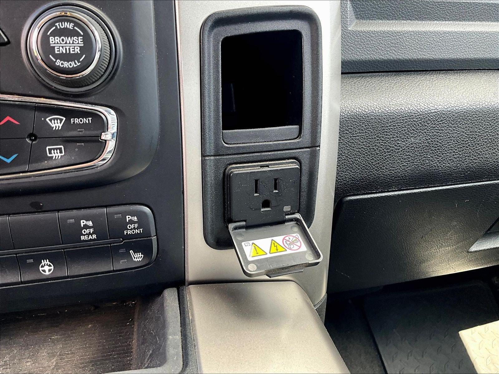 Used 2017 RAM 1500 Big Horn AWD/4WD image 17