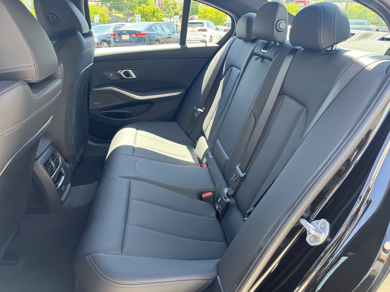 Used 2026 BMW 330i xDrive Sedan w/ Premium Package AWD/4WD image 32