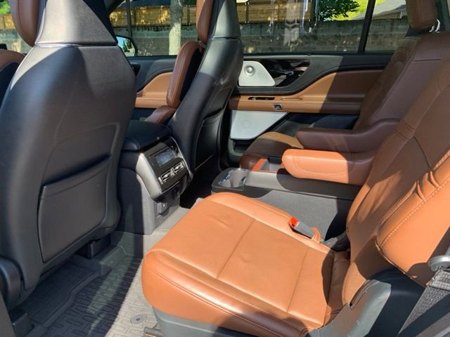 Used 2021 Lincoln Aviator Reserve w/ Equipment Group 202A AWD/4WD image 16