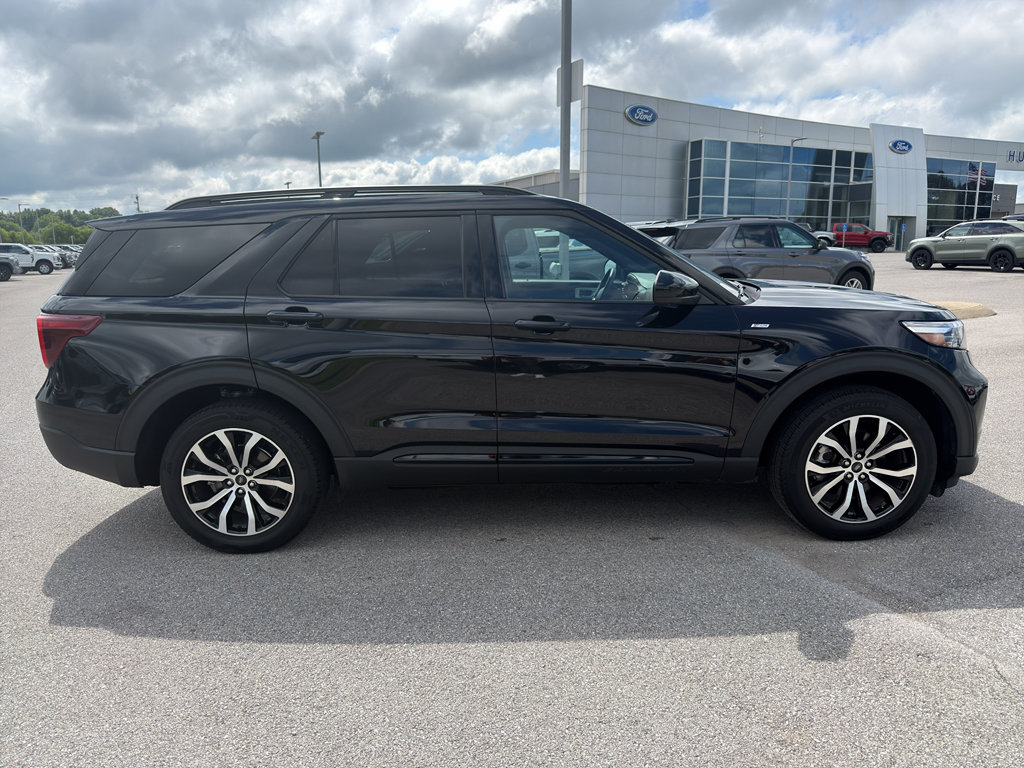 Certified 2022 Ford Explorer ST-Line AWD/4WD image 4