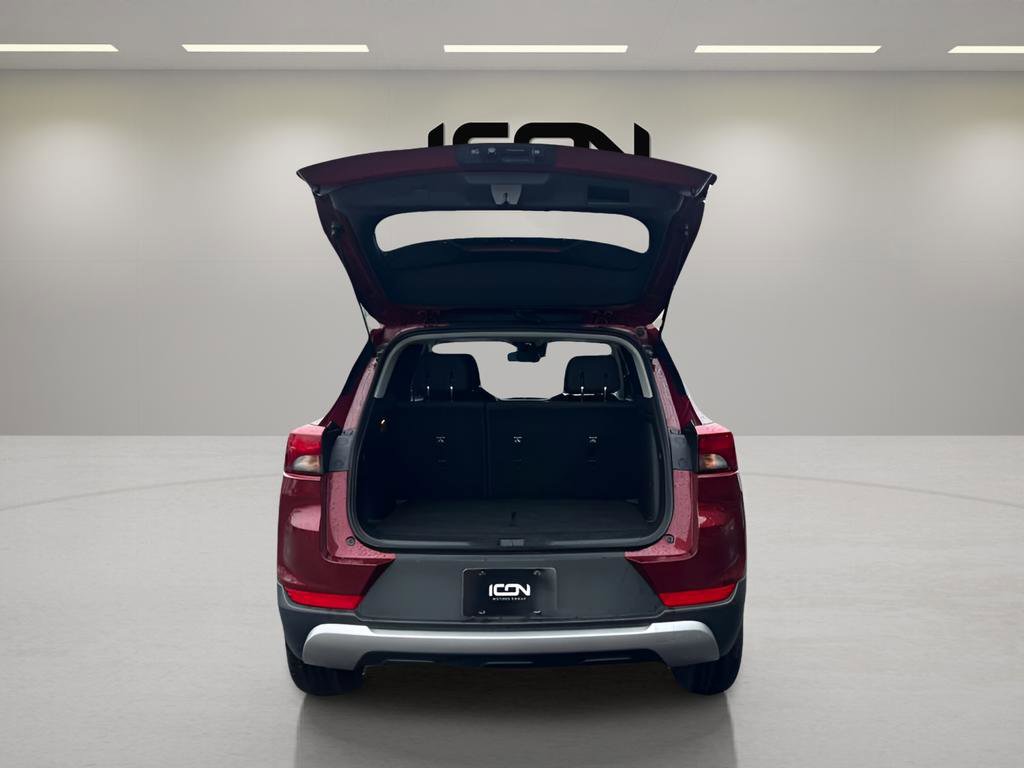 Used 2023 Chevrolet TrailBlazer LT w/ Convenience Package FWD image 9