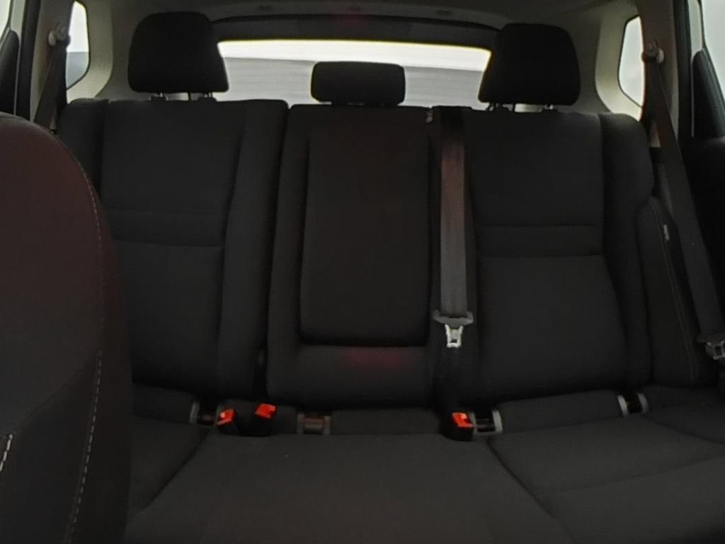 Used 2024 Nissan Rogue S FWD image 13