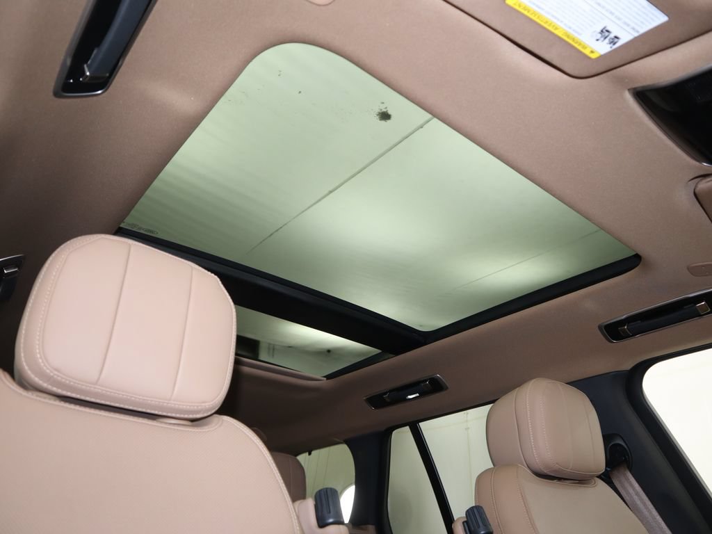 Used 2024 Land Rover Range Rover SE AWD/4WD image 18