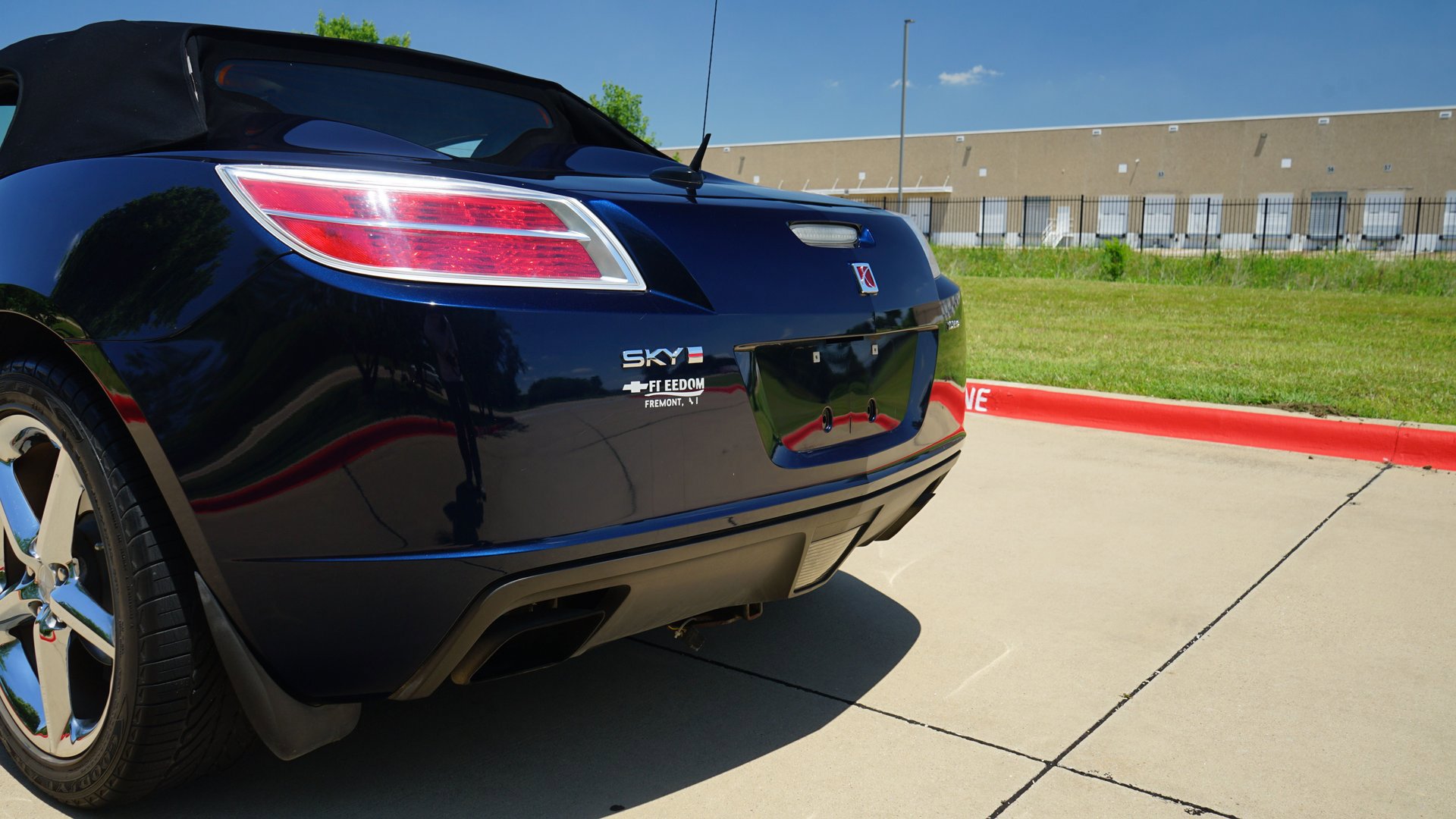Used 2008 Saturn Sky Red Line RWD image 33