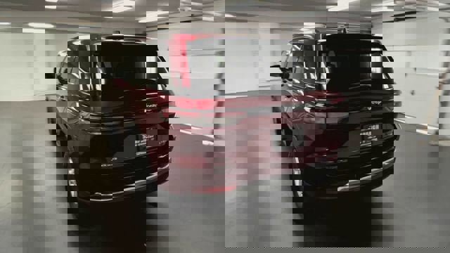 Used 2023 Jeep Grand Cherokee Laredo image 7