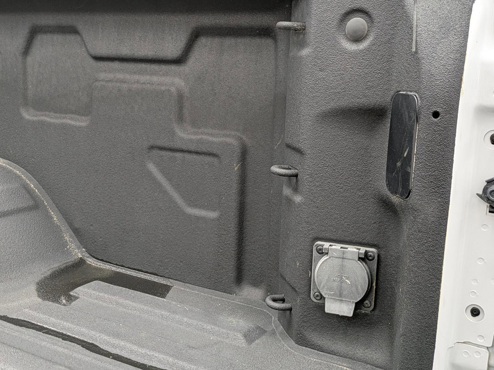 Used 2024 GMC Sierra 3500 SLE w/ SLE Value Package image 14