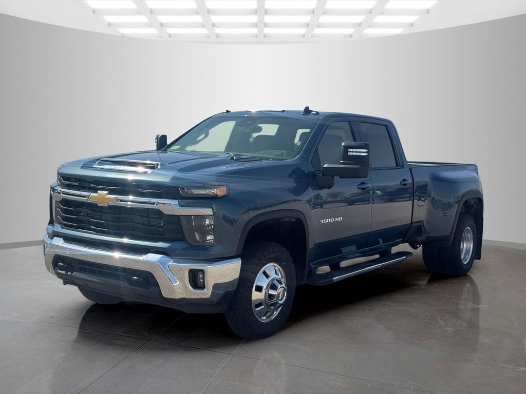 Used 2025 Chevrolet Silverado 3500 LT w/ Safety Package AWD/4WD image 8