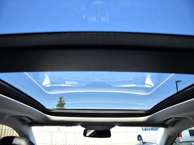 Used 2018 Ford Edge Titanium w/ Equipment Group 302A AWD/4WD image 33