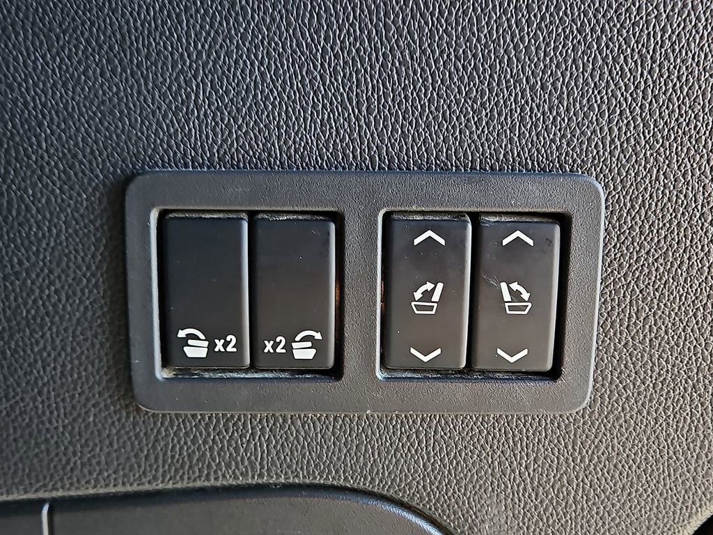 Used 2015 Chevrolet Tahoe LTZ AWD/4WD image 10