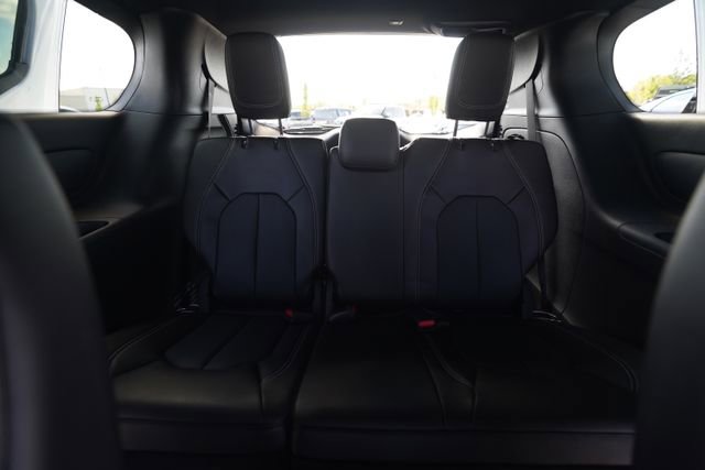 New 2026 Chrysler Voyager LX image 25