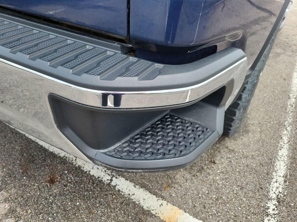 Used 2022 Chevrolet Silverado 2500 LT w/ Convenience Package image 8