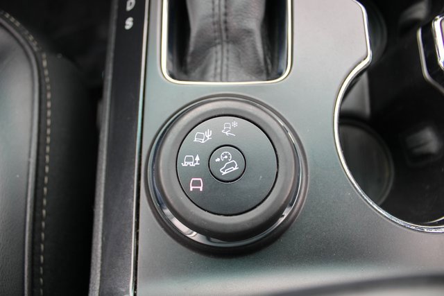 Used 2017 Ford Explorer Platinum image 21