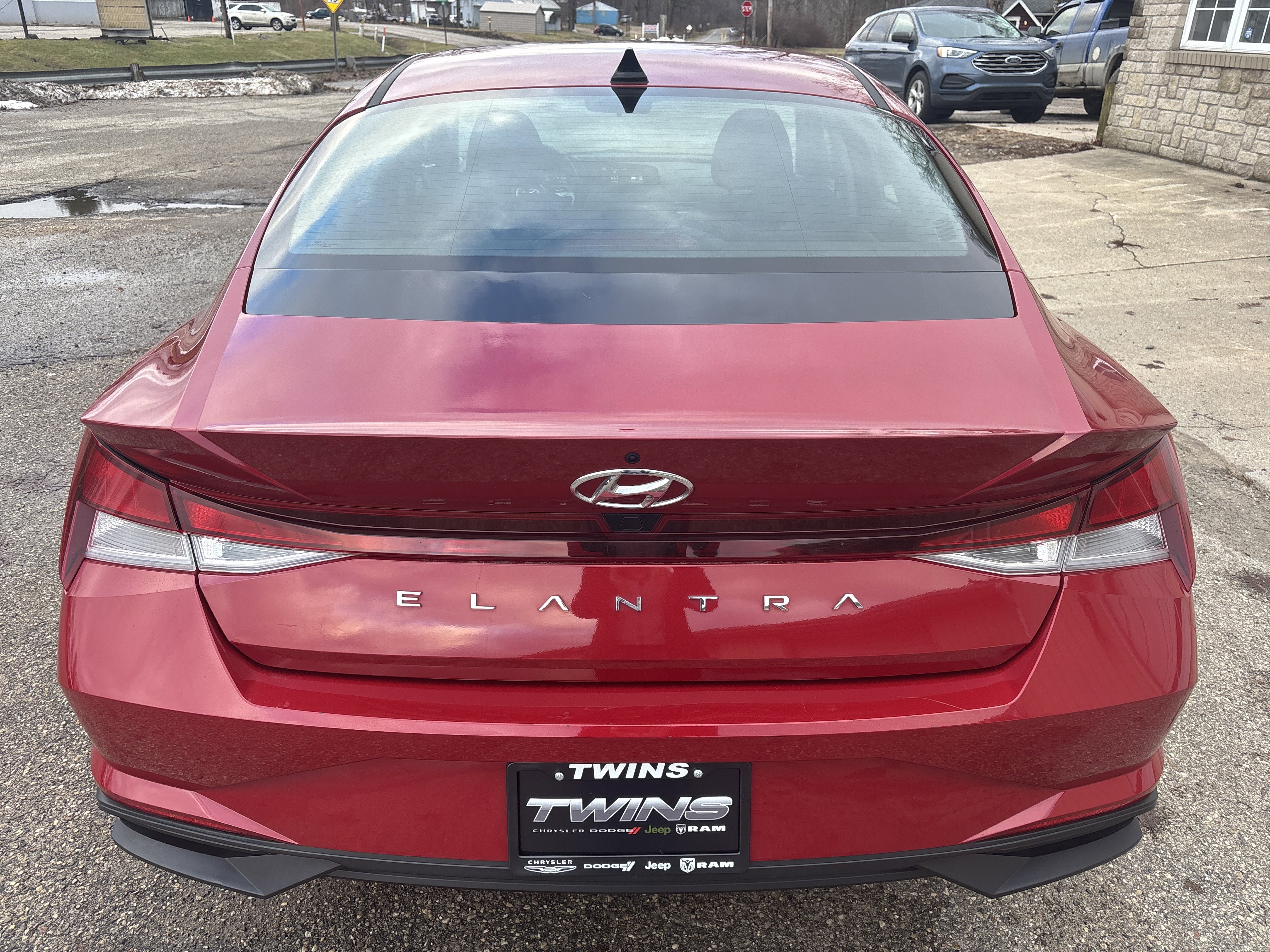 Used 2022 Hyundai Elantra SEL image 5