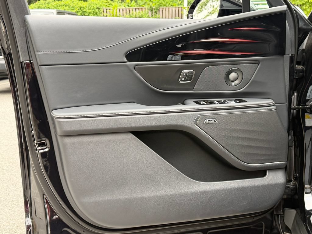 New 2026 Lincoln Nautilus Reserve AWD/4WD image 21