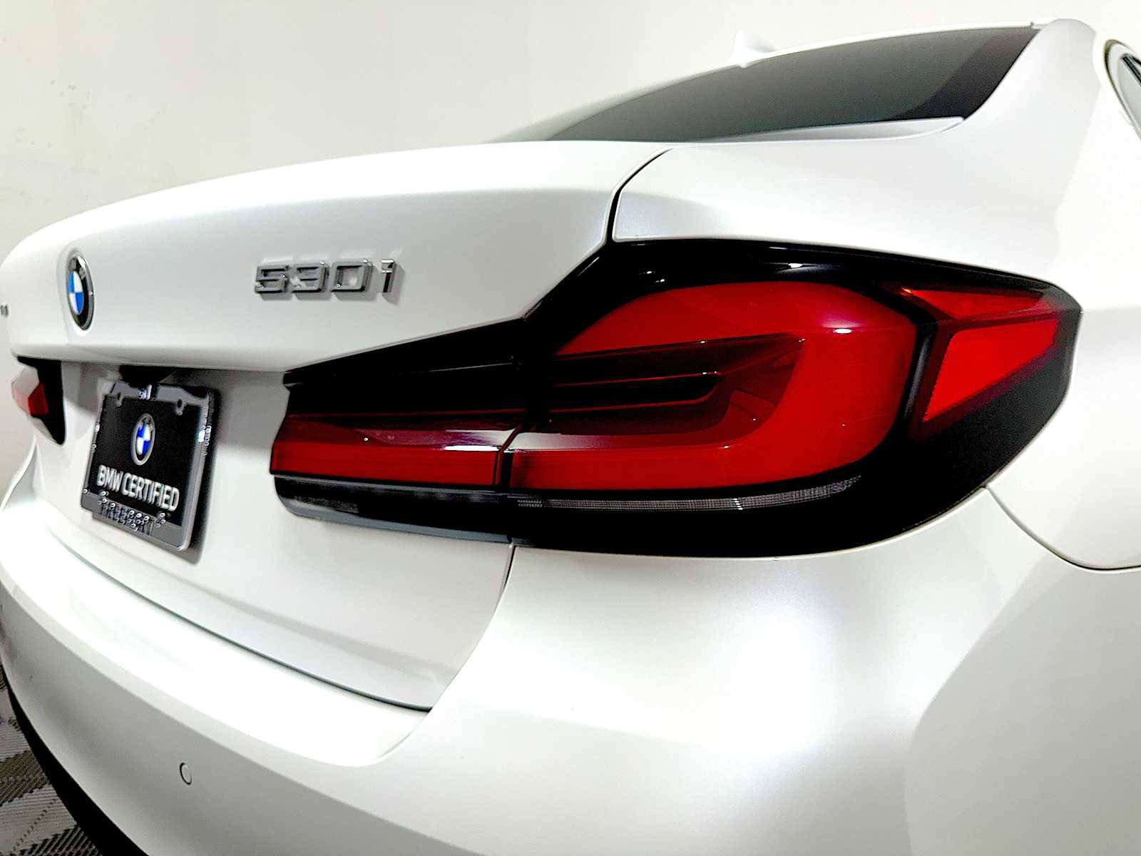Certified 2023 BMW 530i xDrive w/ Convenience Package image 29
