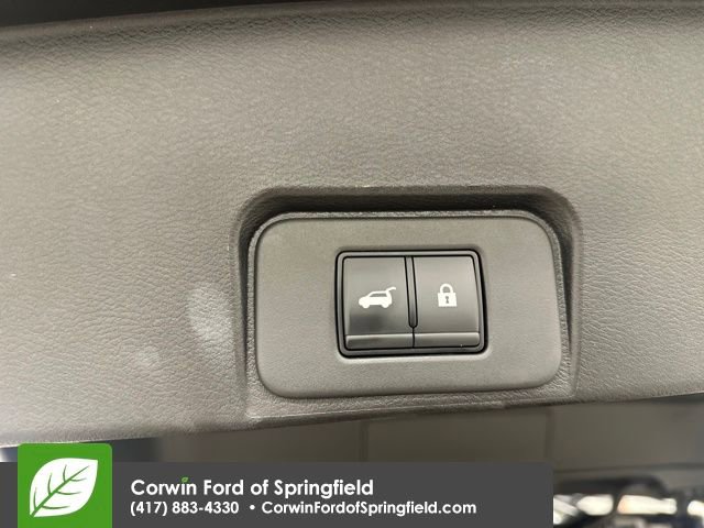 Used 2025 Nissan Rogue SV image 18