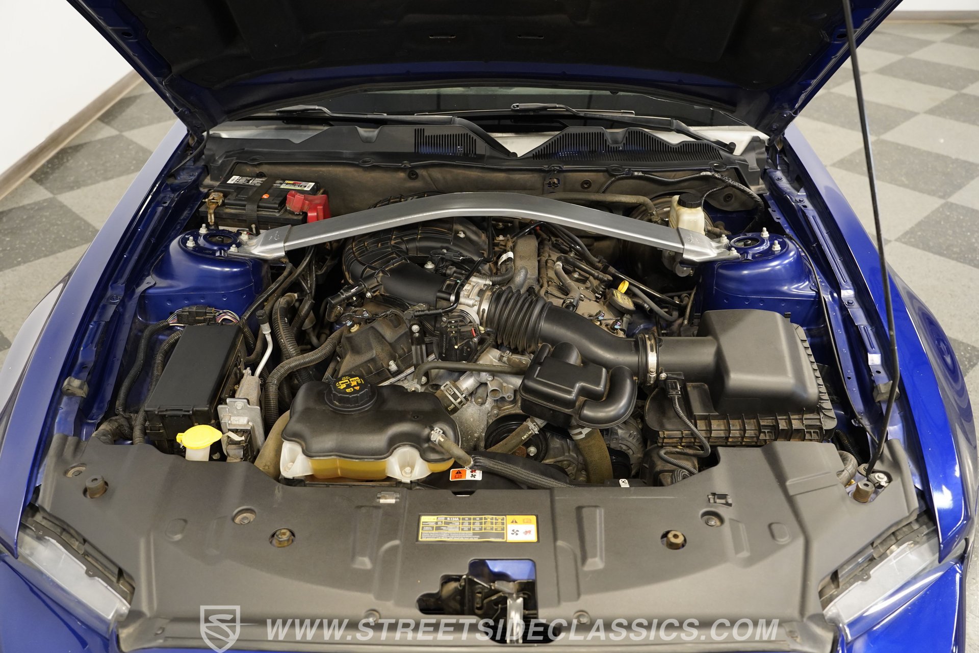 Used 2014 Ford Mustang Convertible RWD image 4