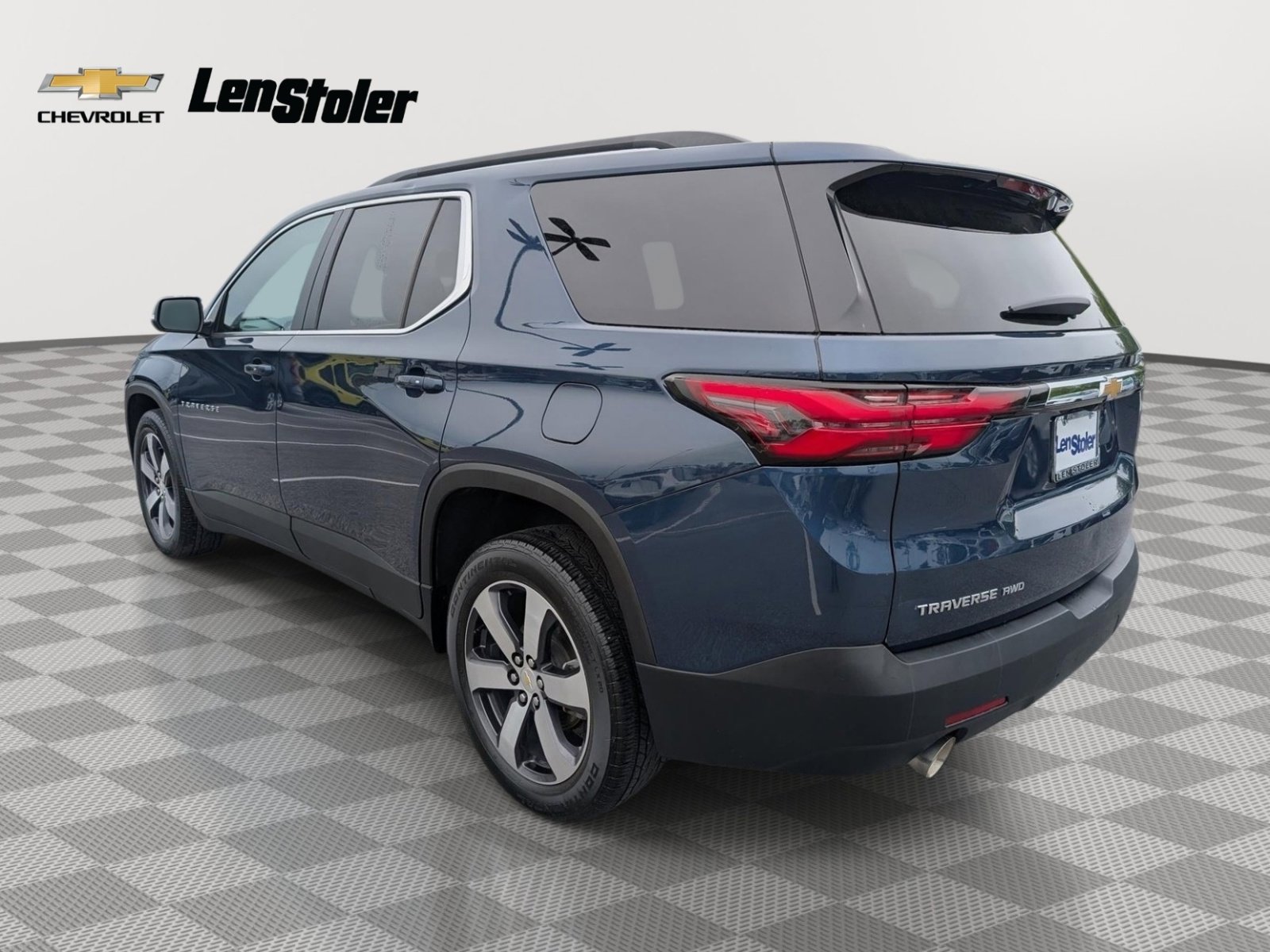 Used 2023 Chevrolet Traverse LT w/ LT Premium Package AWD/4WD image 3