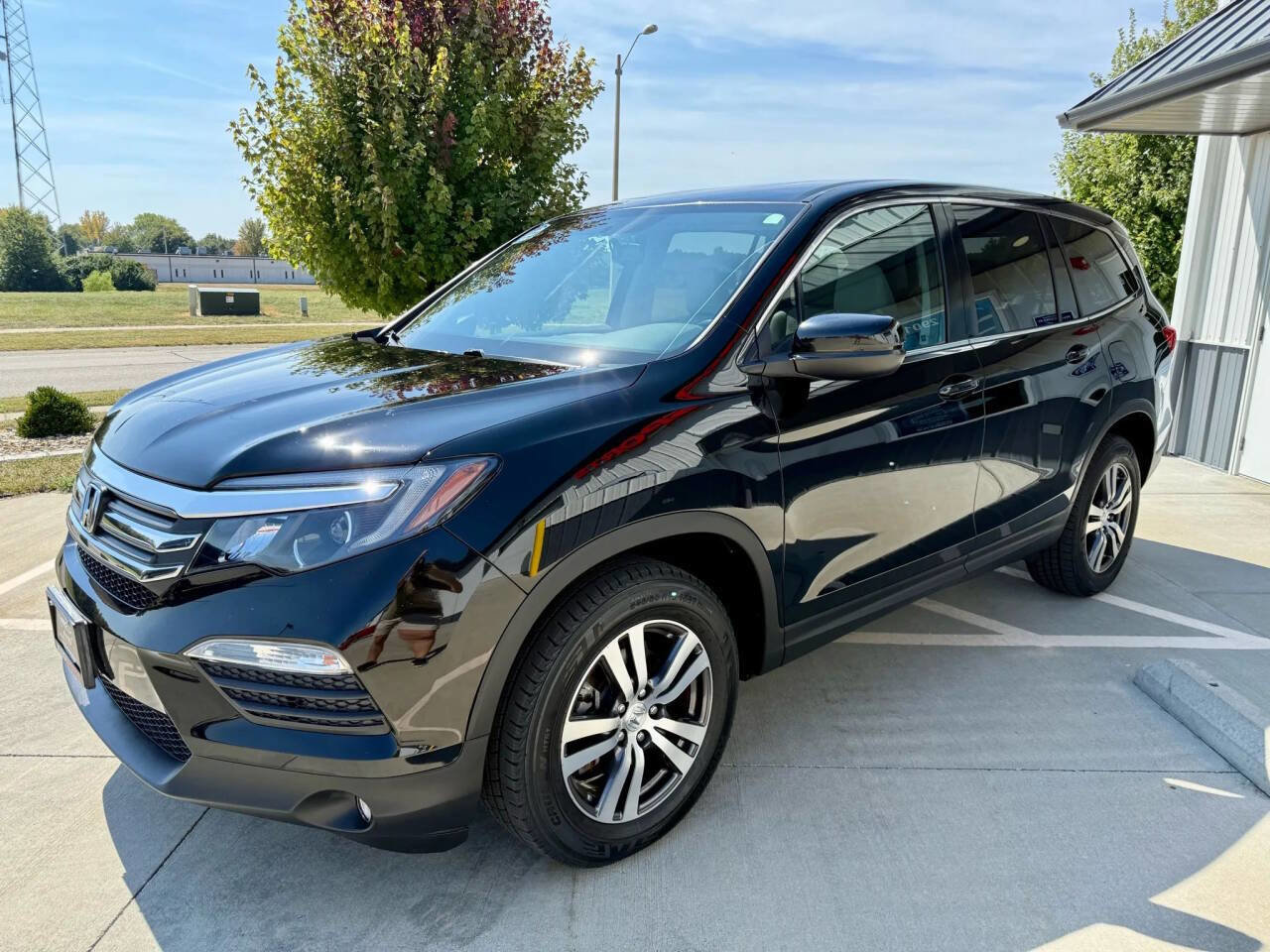 Used 2017 Honda Pilot EX-L image 4
