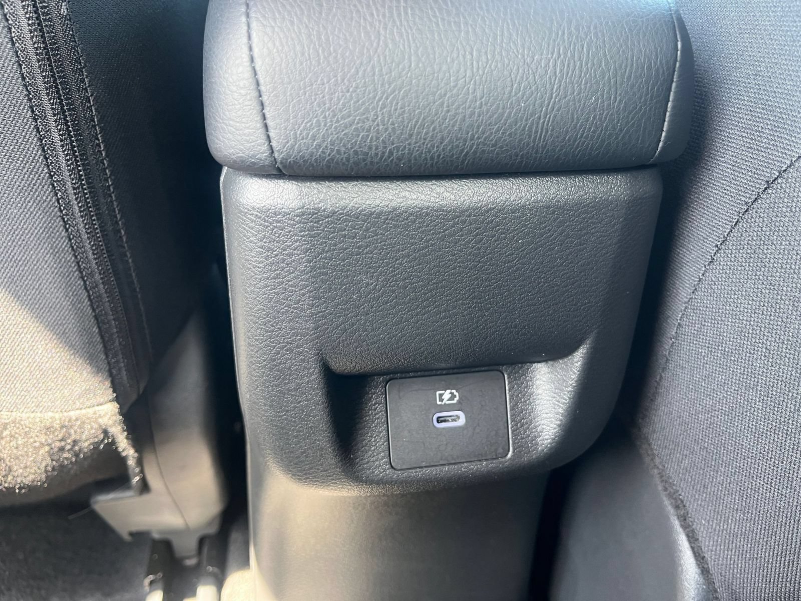 Used 2025 Nissan Versa SV FWD image 19