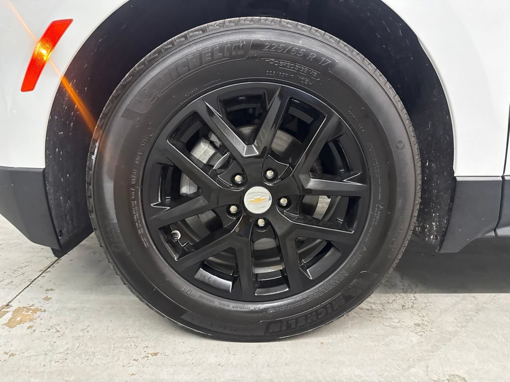 Used 2023 Chevrolet Equinox LT FWD image 24