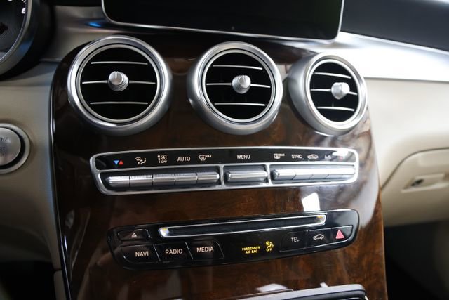 Used 2018 Mercedes-Benz GLC 300 4MATIC image 32