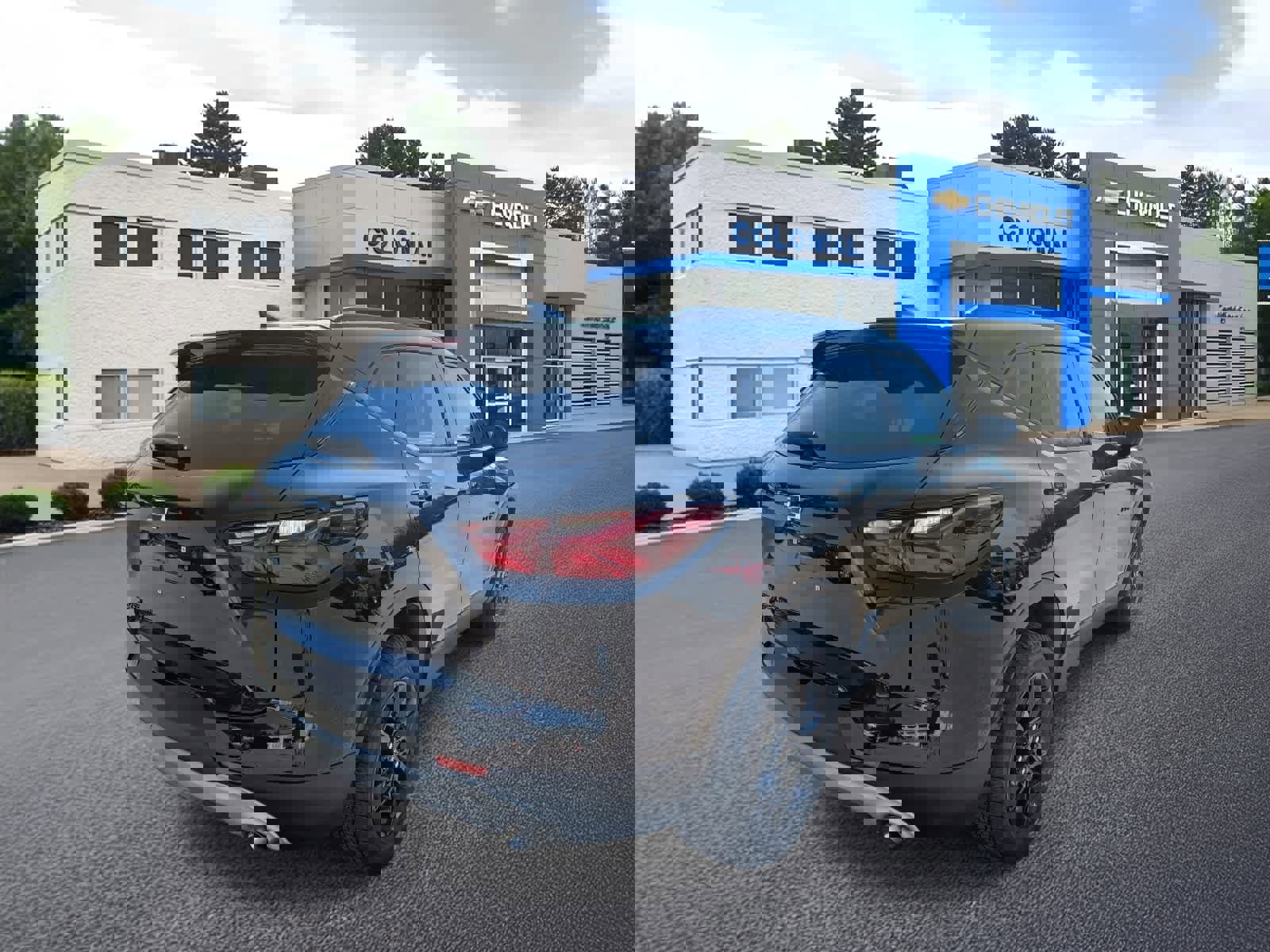 Used 2022 Chevrolet Blazer LT w/ Midnight/Sport Edition AWD/4WD image 4