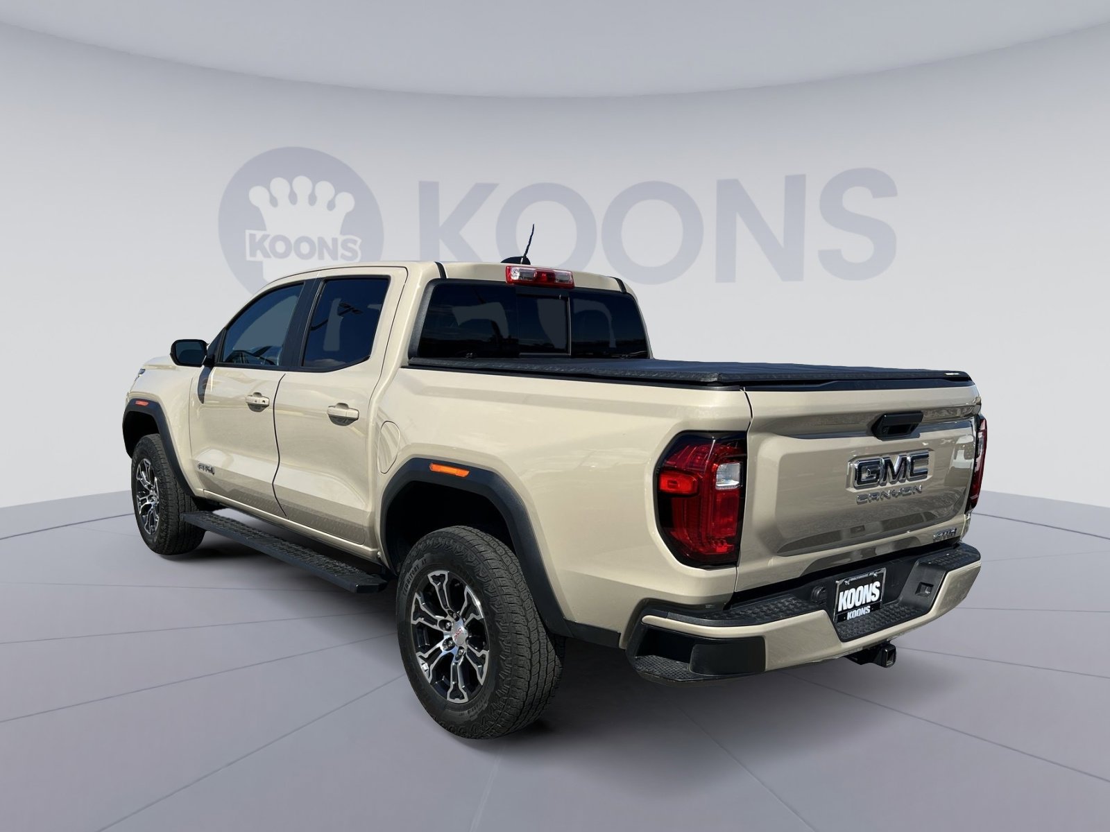 Used 2023 GMC Canyon AT4 image 4