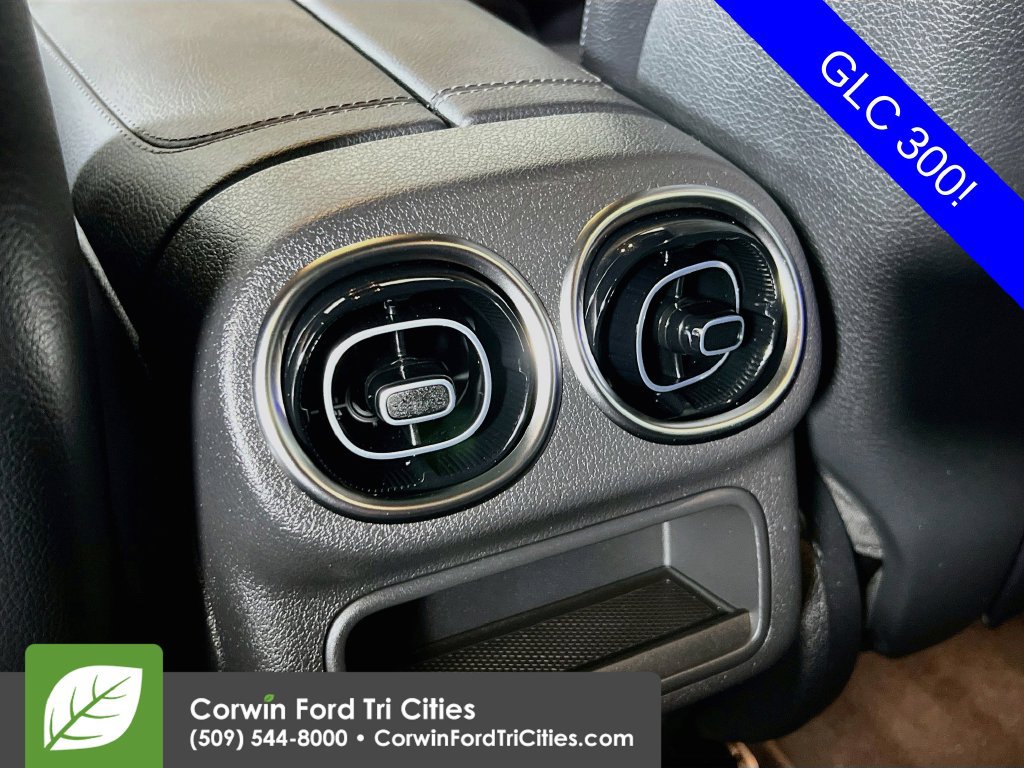 Used 2023 Mercedes-Benz GLC 300 4MATIC image 31