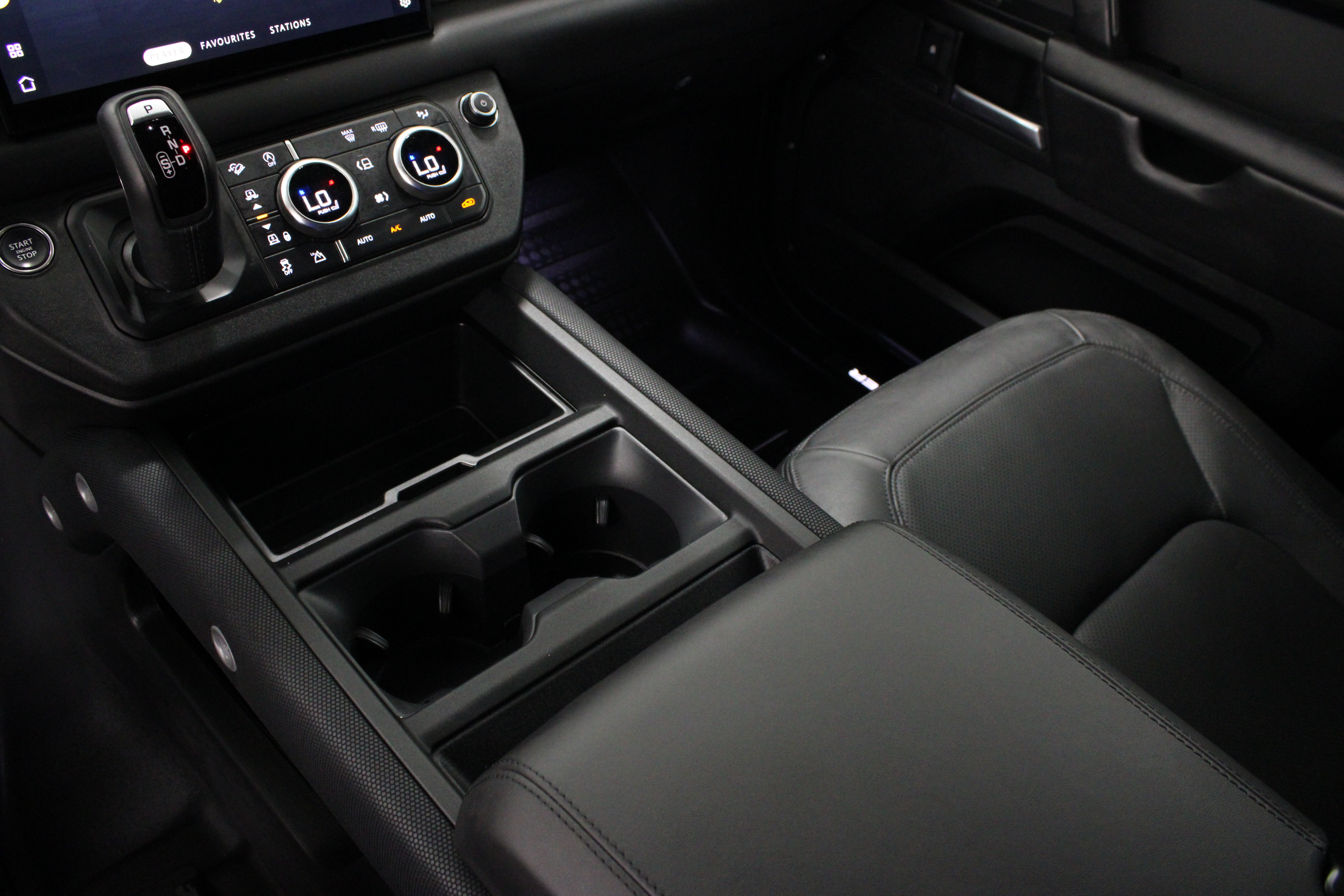Used 2025 Land Rover Defender 130 Outbound AWD/4WD image 17