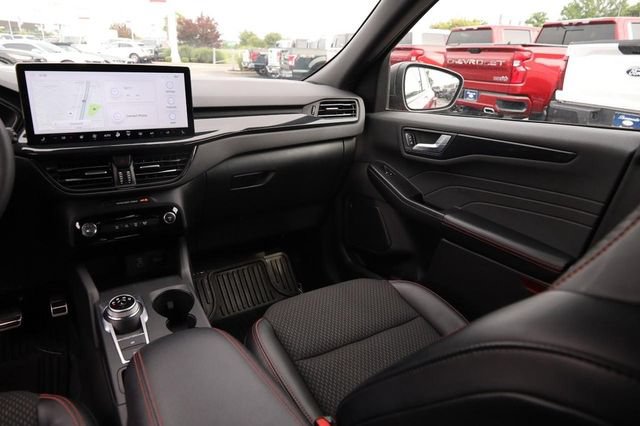 Used 2023 Ford Escape ST-Line w/ Tech Pack #1 FWD image 25