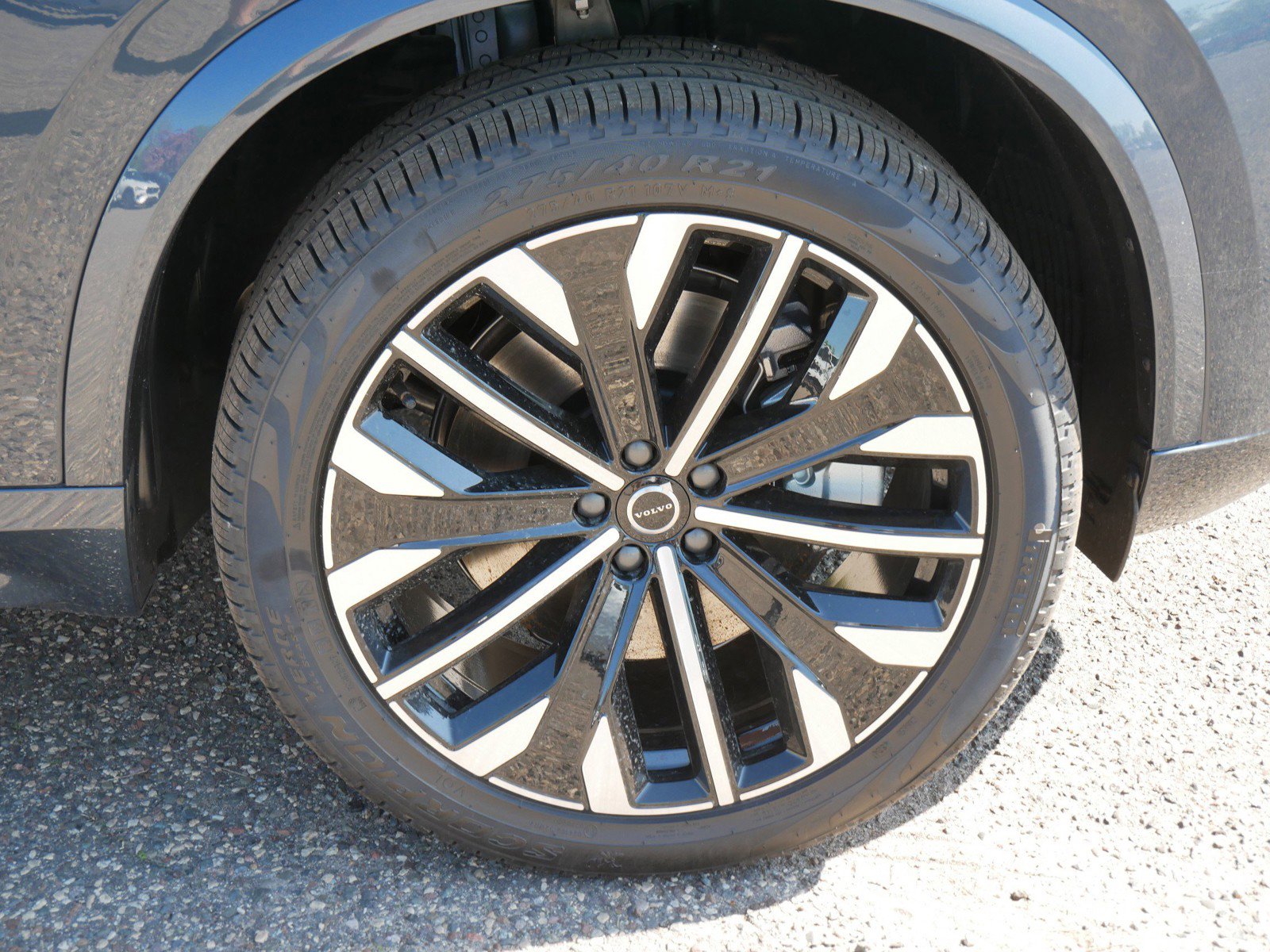 New 2025 Volvo XC90 T8 Core image 4