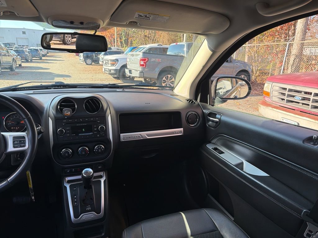 Used 2016 Jeep Compass Latitude image 14