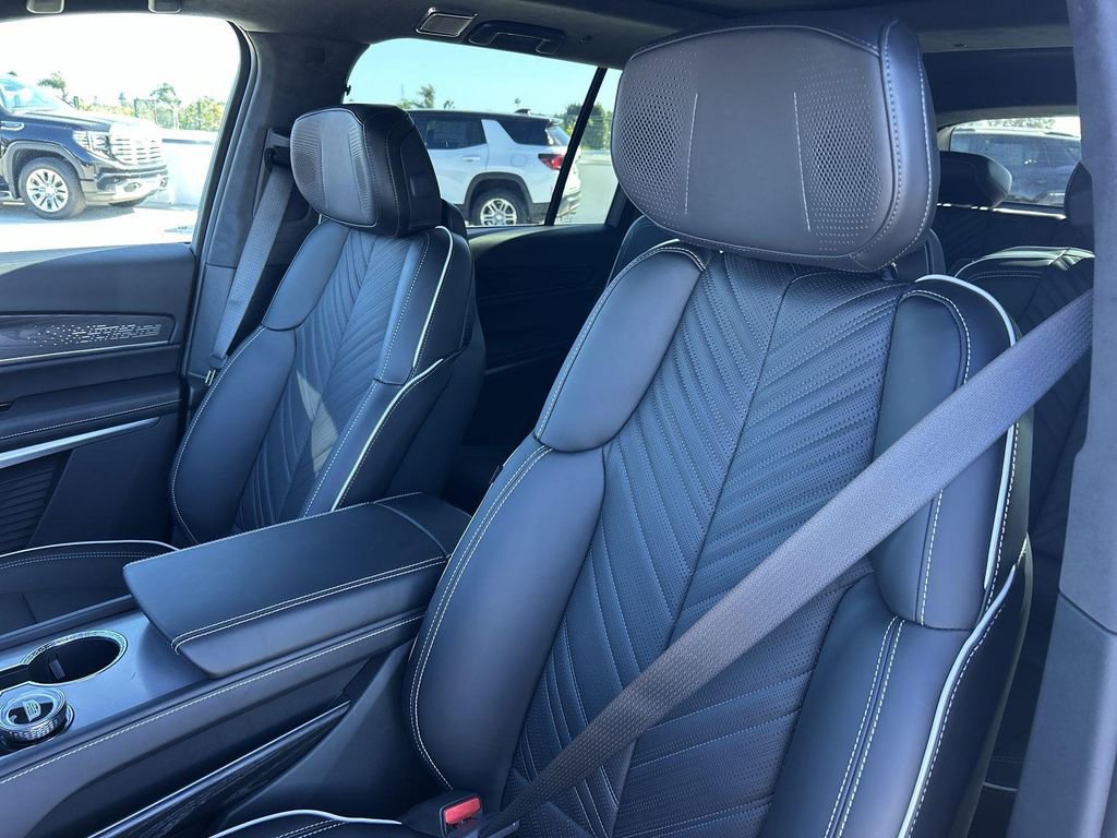 New 2026 Cadillac Vistiq Platinum image 25