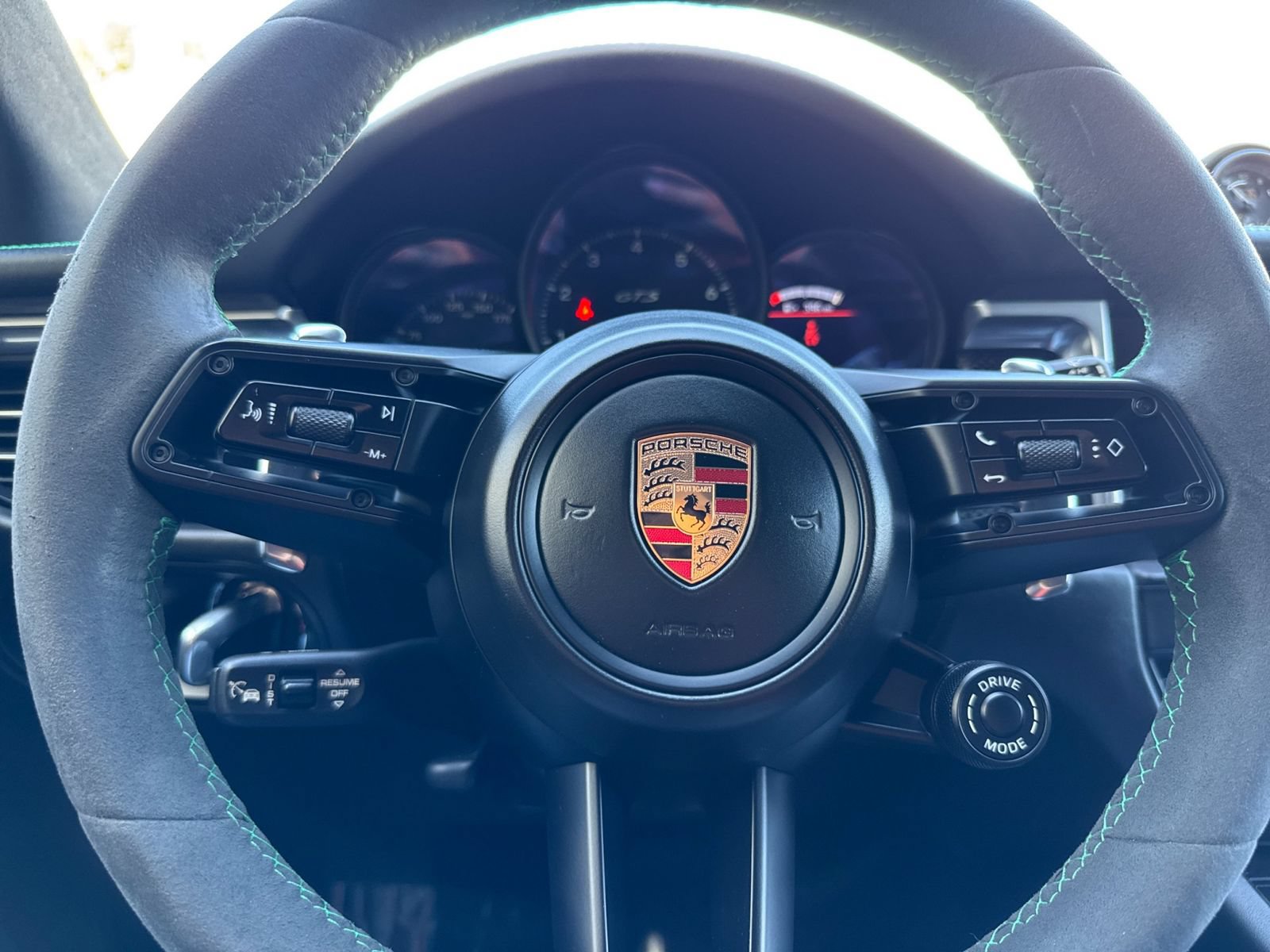 Certified 2023 Porsche Macan GTS w/ GTS Sport Package AWD/4WD image 27