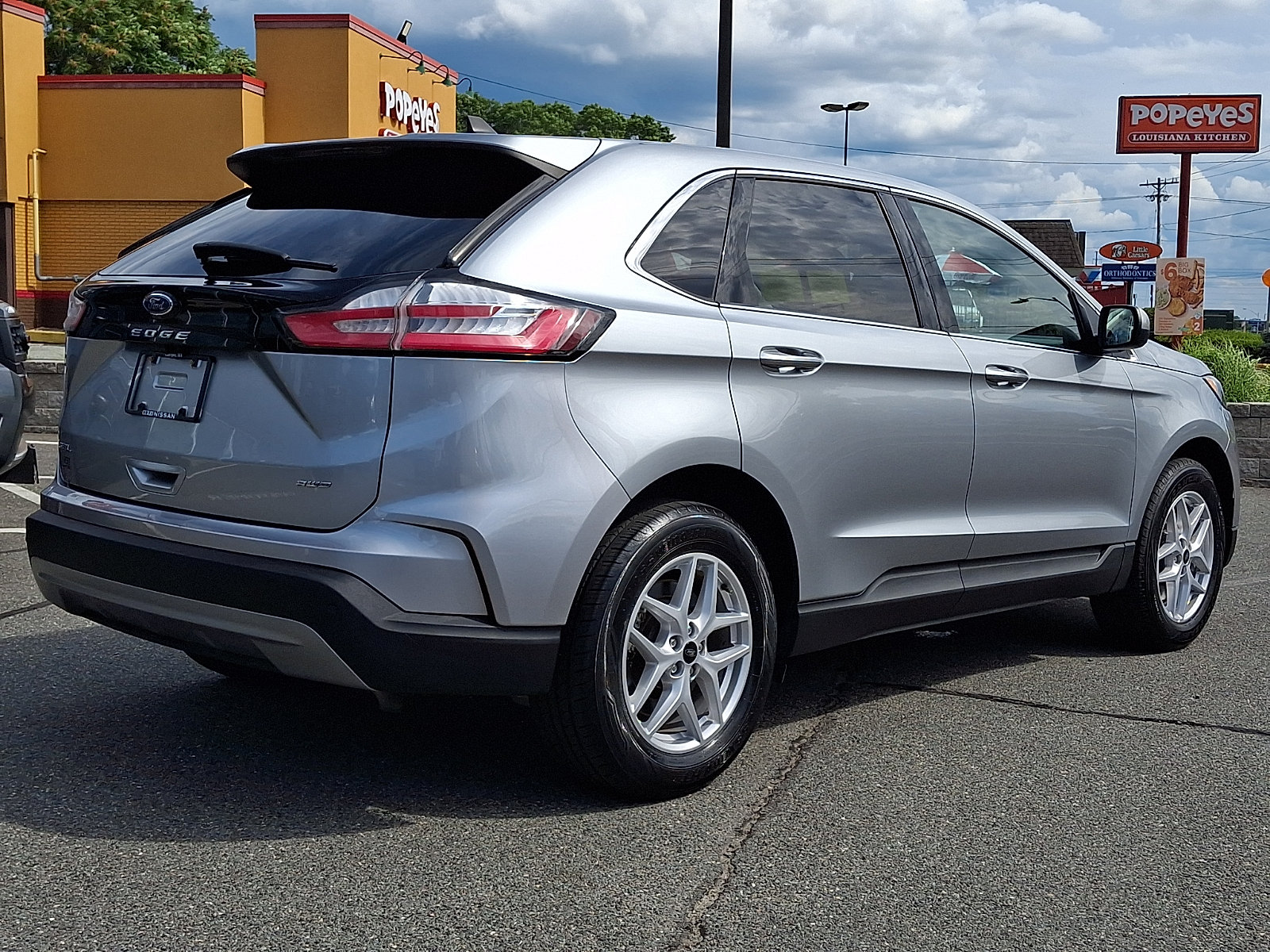Used 2024 Ford Edge SEL AWD/4WD image 7