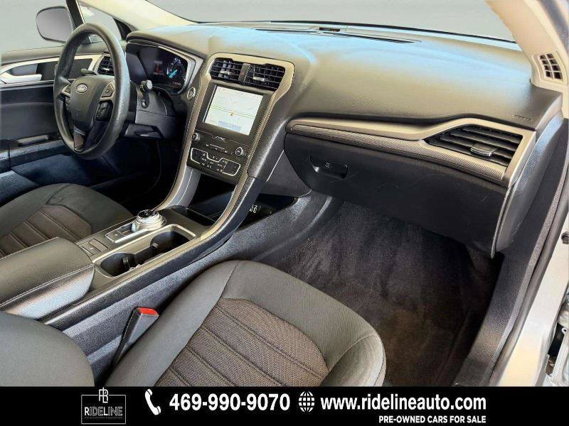 Used 2020 Ford Fusion SE FWD image 14