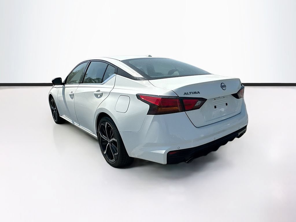 Used 2023 Nissan Altima 2.5 SR FWD image 7