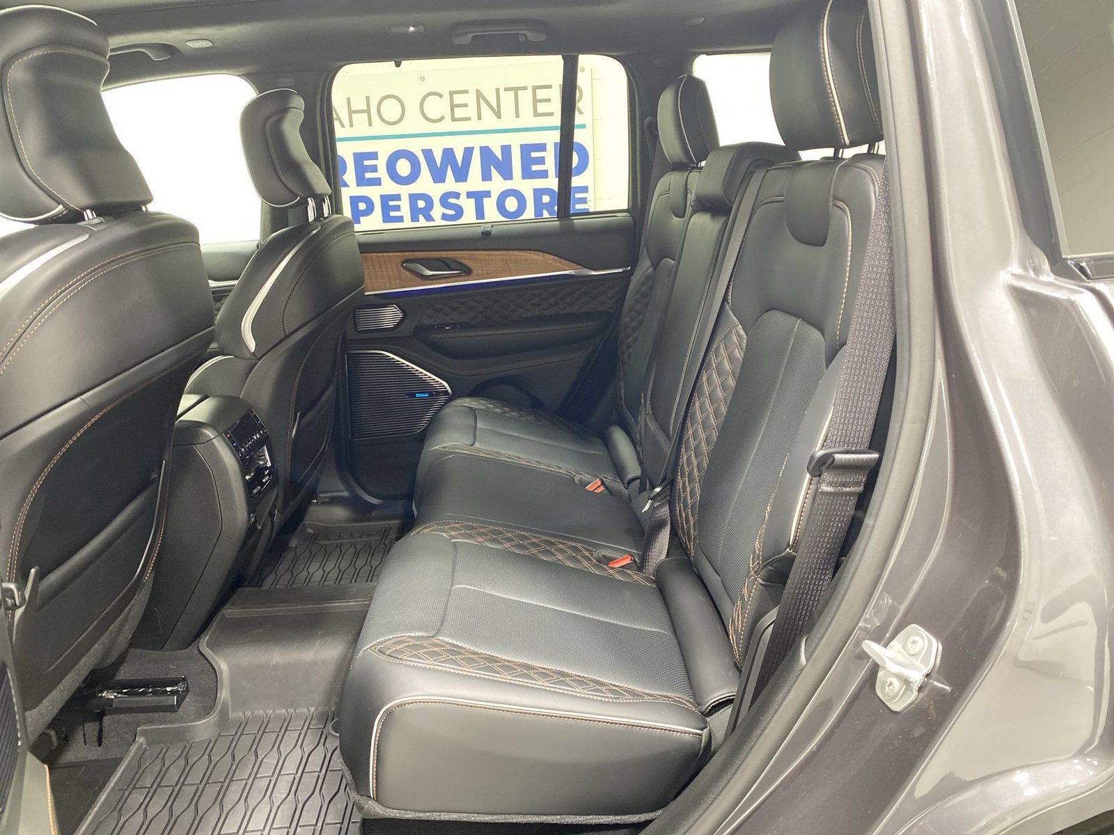 Used 2024 Jeep Grand Cherokee Summit AWD/4WD image 23