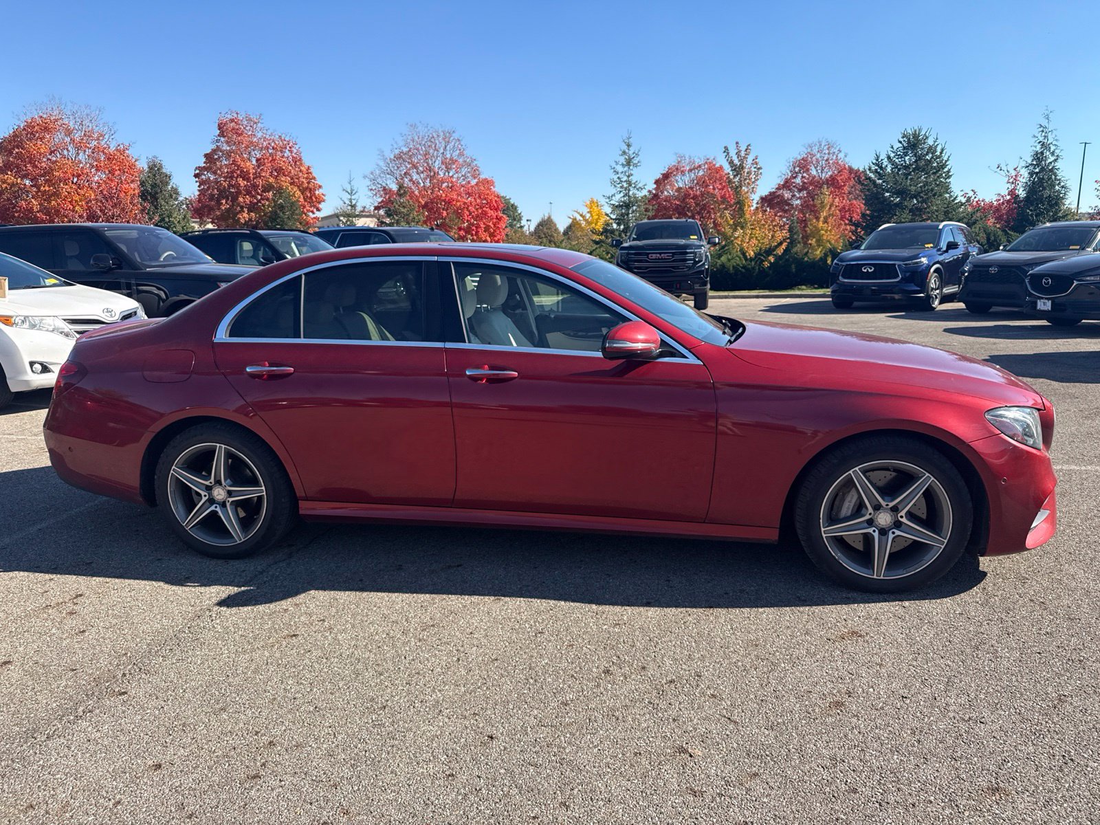 Used 2017 Mercedes-Benz E 300 4MATIC image 4