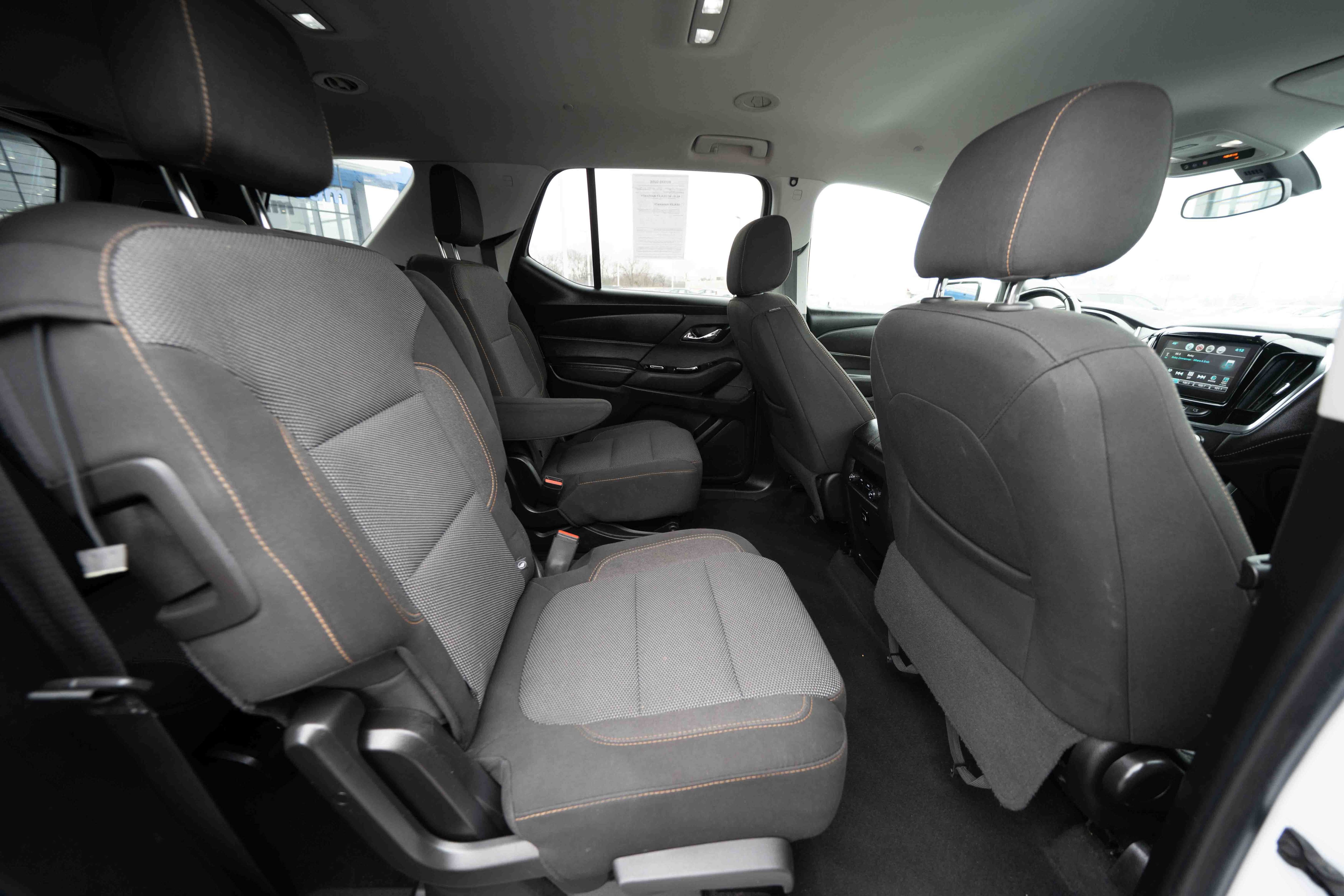 Used 2018 Chevrolet Traverse LT image 25