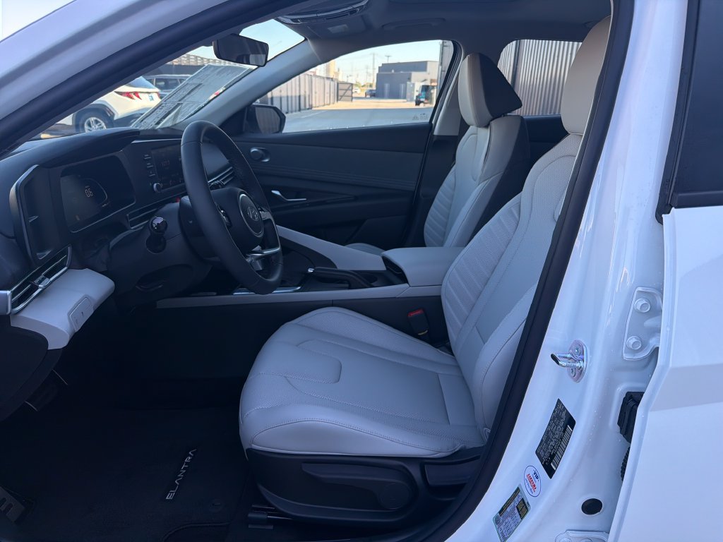 New 2026 Hyundai Elantra SEL Sport FWD image 15