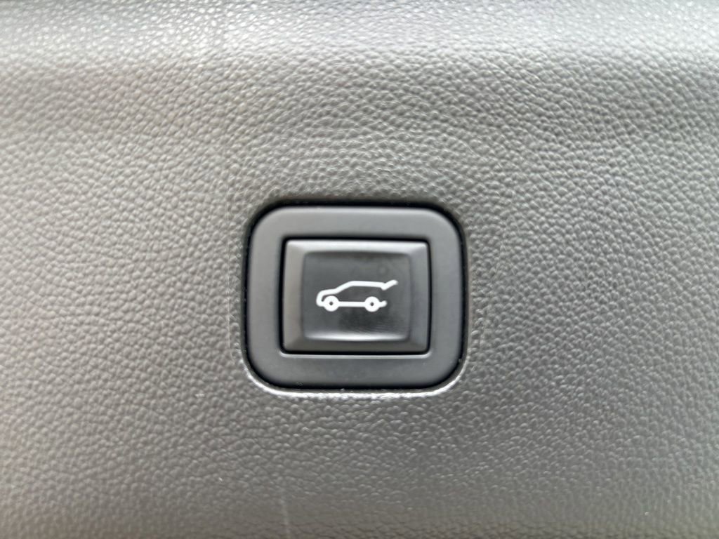Used 2023 Buick Enclave Premium w/ Experience Buick Package FWD image 13