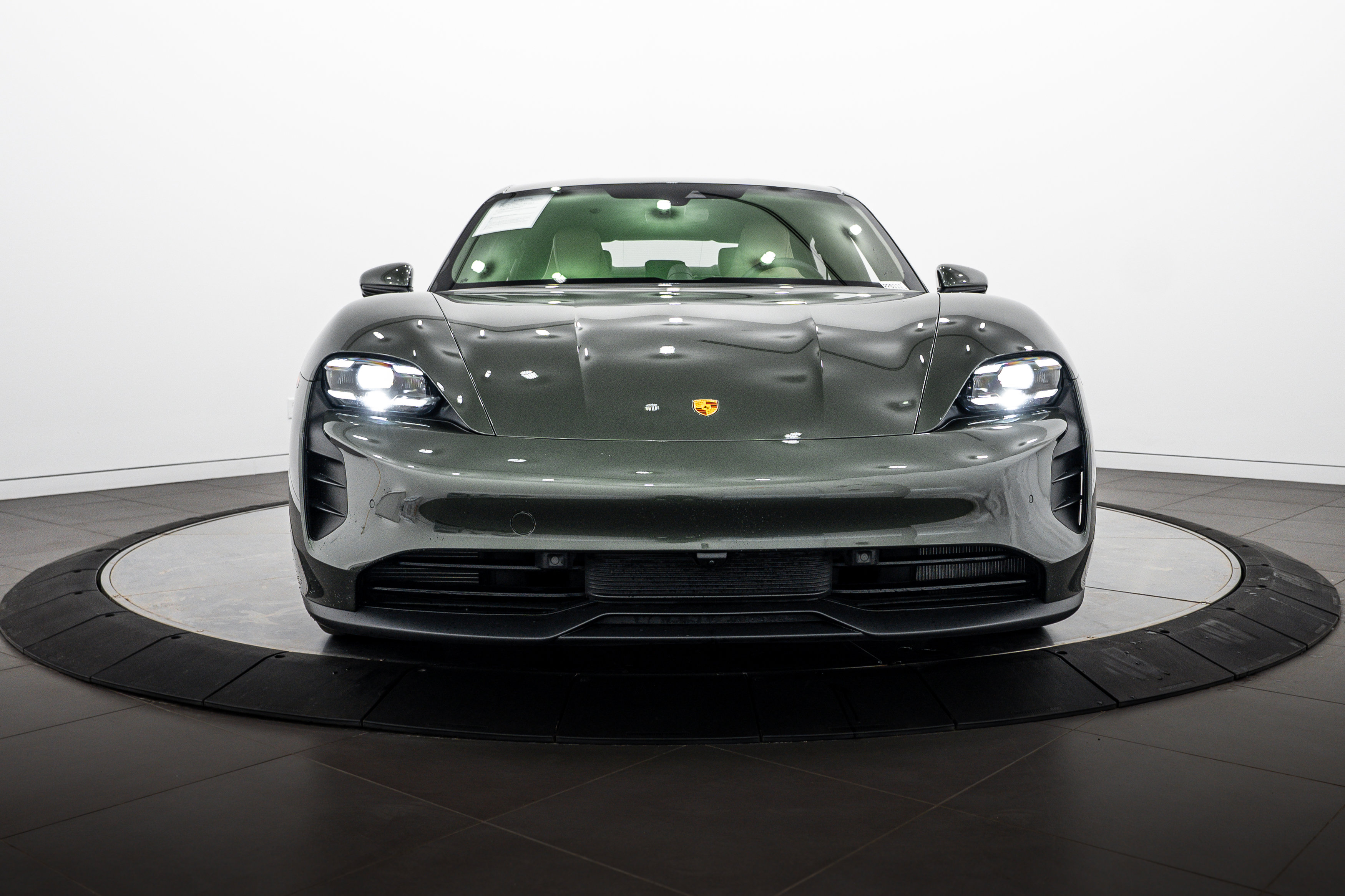 Certified 2022 Porsche Taycan GTS AWD/4WD image 10