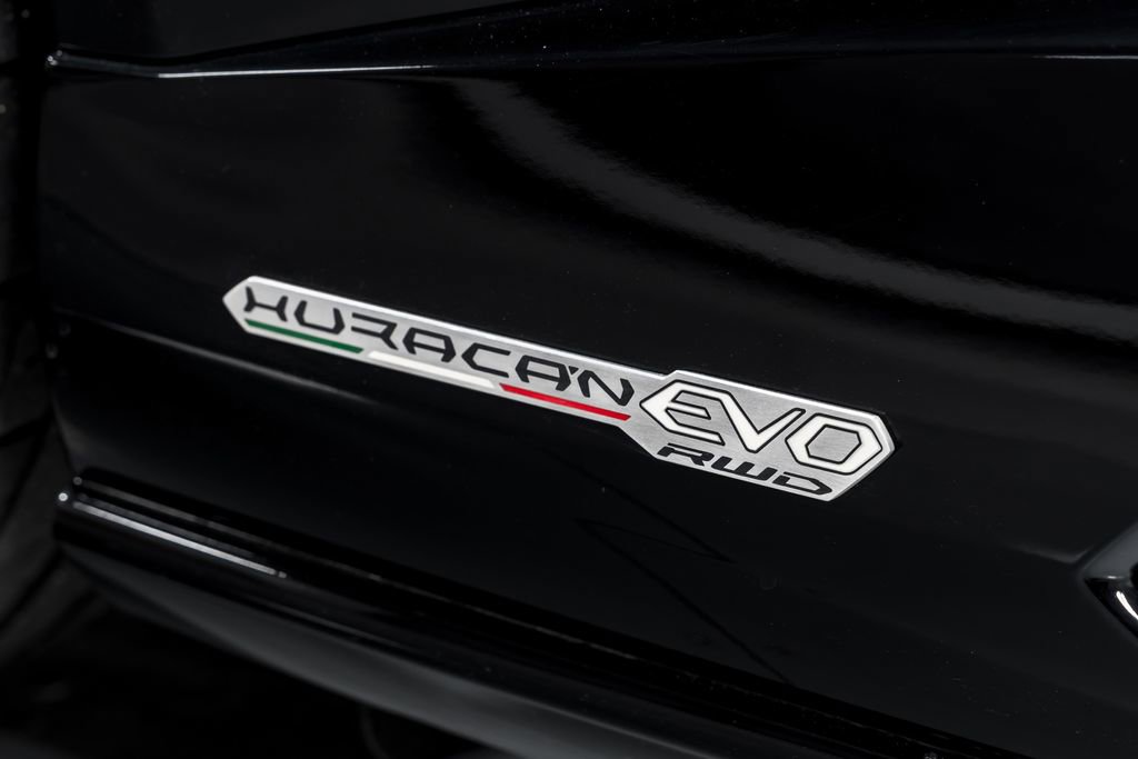 Used 2020 Lamborghini Huracan EVO RWD image 47