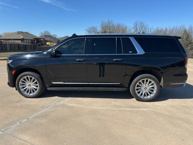 Used 2022 Cadillac Escalade ESV Premium Luxury image 2